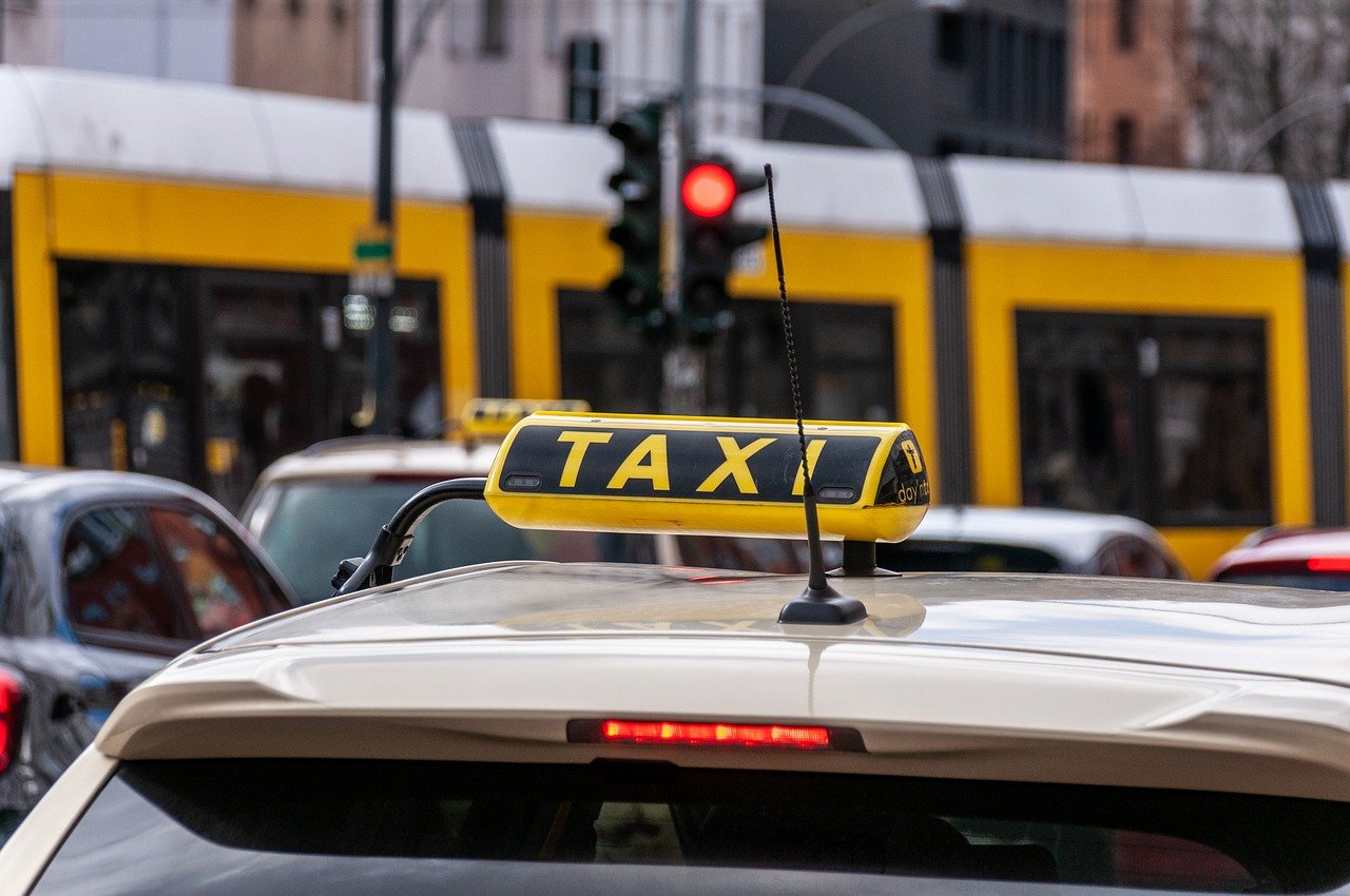 ¿Cuánto cuesta un taxi desde el aeropuerto de Palma de Mallorca al centro?