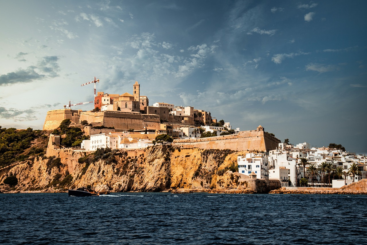 ¿Dónde se encuentra la isla de Ibiza?